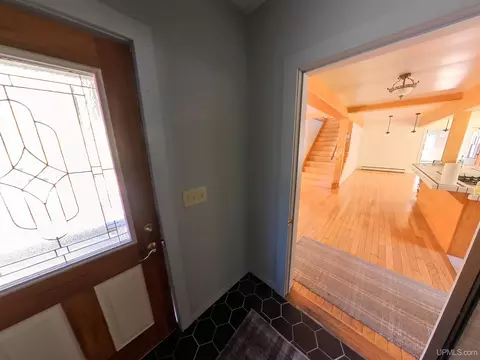 Entry Way - 4385 K, Bark River, MI 49807 photo 2 of 7