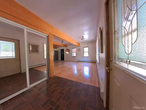 Entry Way - 4385 K, Bark River, MI 49807 photo 3 of 7