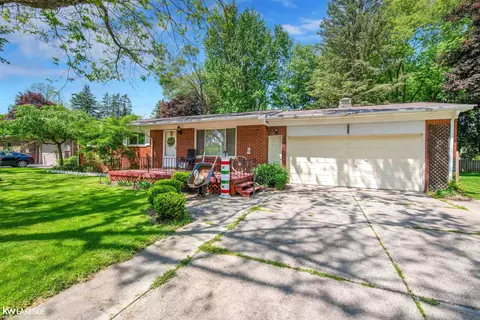 425 Hamilton, Almont, MI 48003