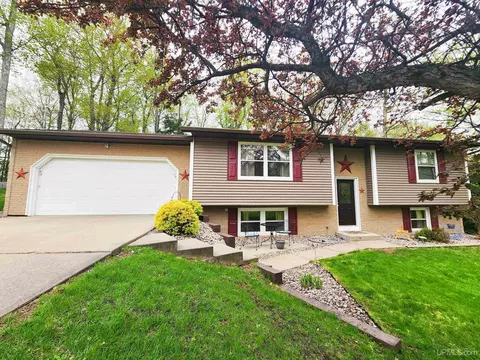 10 Grove Hl, Marquette, MI 49855