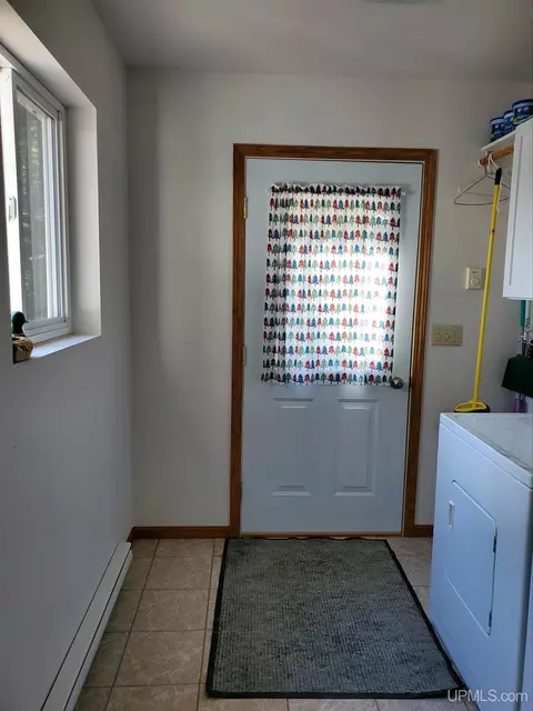 16874 E Pointe, Wetmore, MI 49895 photo 8