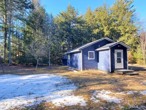 16874 E Pointe, Wetmore, MI 49895 photo 2