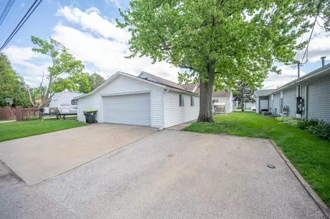 9932 Saginaw, Reese, MI 48757
