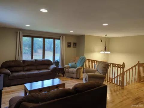 1580 Stoneville, Ishpeming, MI 49849 photo 2