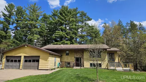 1580 Stoneville, Ishpeming, MI 49849