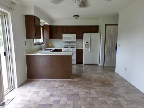 Kitchen - 47100 Blossom, Macomb, MI 48044 photo 1 of 4
