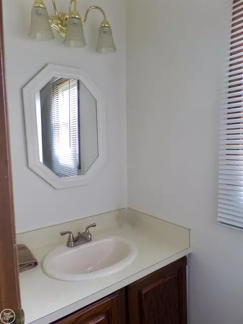 Bath - 47100 Blossom, Macomb, MI 48044 photo 1 of 3