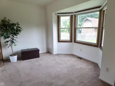 Living - 47100 Blossom, Macomb, MI 48044 photo 4 of 7