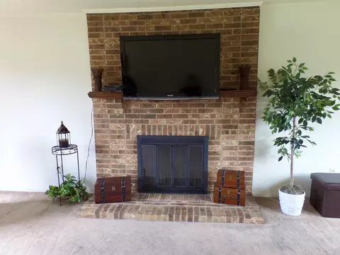 Living - 47100 Blossom, Macomb, MI 48044 photo 5 of 7