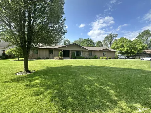 Exterior - 2057 W Stateline, Temperance, MI 48182 photo 10 of 10