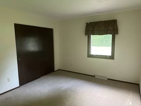Bedroom - 2057 W Stateline, Temperance, MI 48182 photo 3 of 4