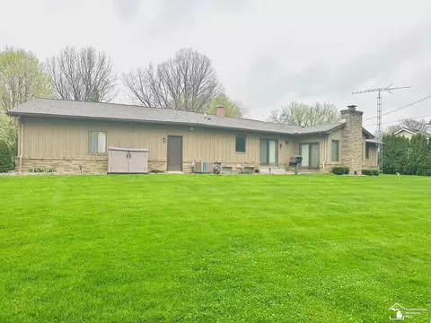 Exterior - 2057 W Stateline, Temperance, MI 48182 photo 6 of 10
