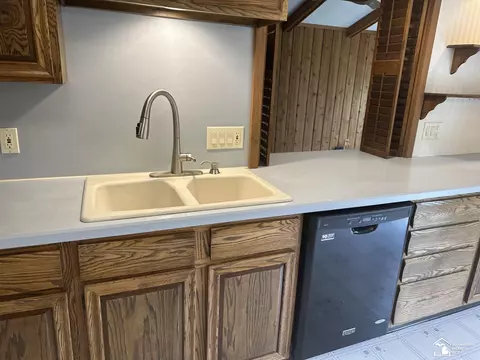 Kitchen - 2057 W Stateline, Temperance, MI 48182 photo 3 of 5