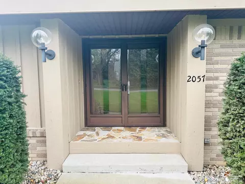 Exterior - 2057 W Stateline, Temperance, MI 48182 photo 2 of 10