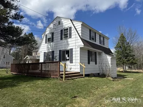 e5200 Sunset Road, Ironwood, MI 49938