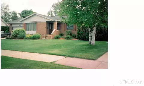 1601 S 15th, Escanaba, MI 49829