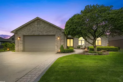 54633 Chickasaw, Macomb, MI 48042