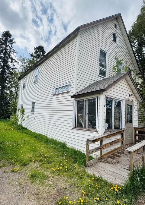 Exterior - 406 S Third, Ishpeming, MI 49849 photo 2 of 5