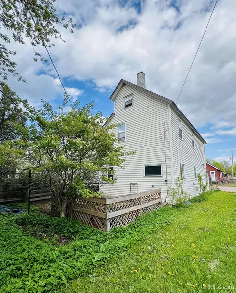 Exterior - 406 S Third, Ishpeming, MI 49849 photo 4 of 5