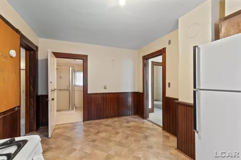 808 Chestnut, Adrian, MI 49221 photo 10