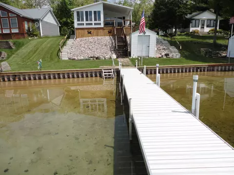 851 Norway, Lake, MI 48632