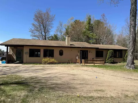 n3879 16 Mile Lake Road, Munising, MI 49862