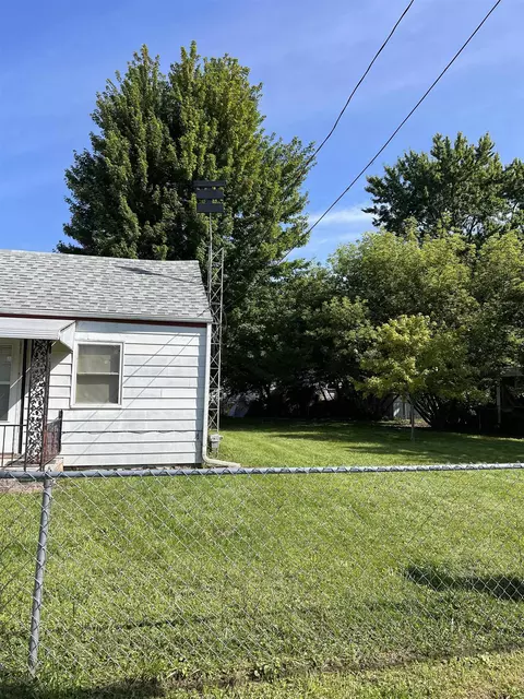 Exterior - 2101 Judd, Burton, MI 48529 photo 4 of 7