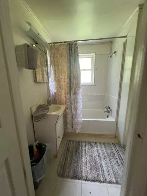 Bath - 2101 Judd, Burton, MI 48529 photo 1 of 4