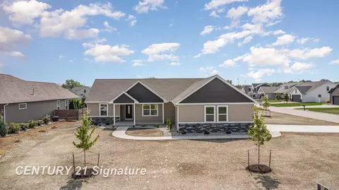 9135 Brook Holw, Freeland, MI 48623