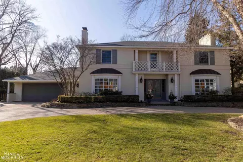 187 Stephens, Grosse Pointe Farms, MI 48236