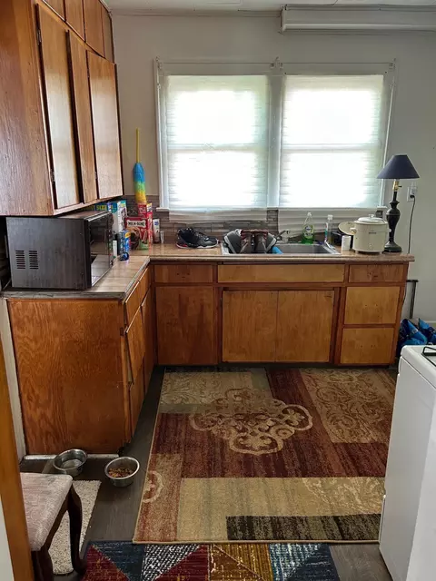 Kitchen - 201 E Hamilton, Flint, MI 48505 photo 1 of 2