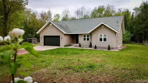 144 Anderson, Skandia, MI 49885