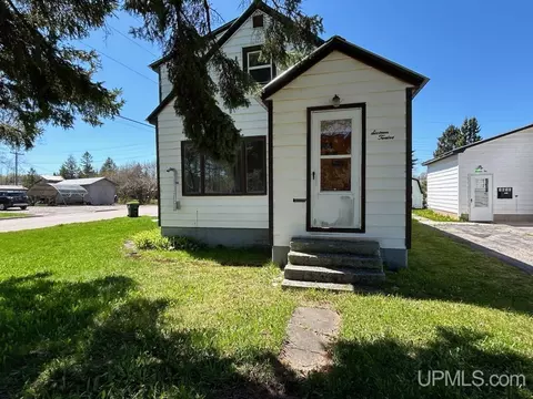 1612 Superior, Sault Sainte Marie, MI 49783