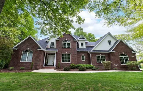 2552 Running Deer, Midland, MI 48642