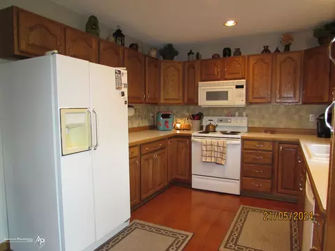 Kitchen - 8025 E Potter, Davison, MI 48423 photo 1 of 2