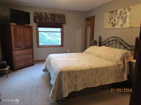Bedroom - 8025 E Potter, Davison, MI 48423 photo 3 of 4
