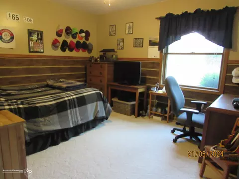 Bedroom - 8025 E Potter, Davison, MI 48423 photo 2 of 4