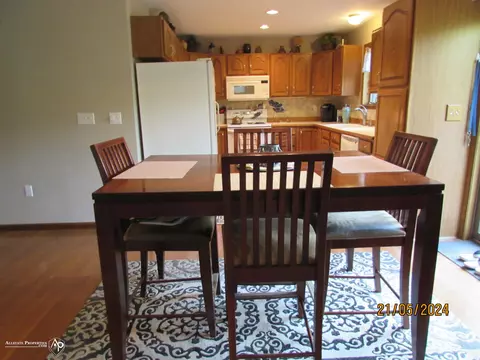Dining - 8025 E Potter, Davison, MI 48423 photo 1 of 1