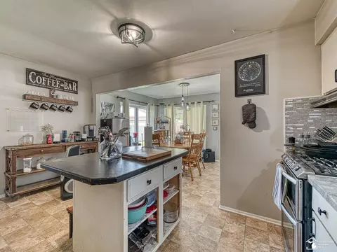 9780 Cass, Taylor, MI 48180 photo 3