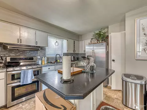 9780 Cass, Taylor, MI 48180 photo 4