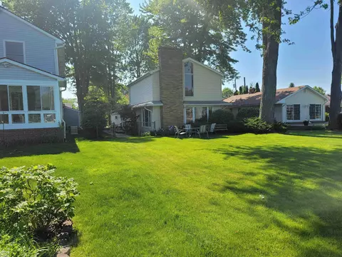 39886 Shoreline, Harrison Township, MI 48045