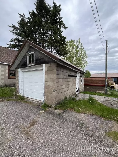 308 Spruce, Munising, MI 49862 photo 21