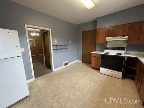 308 Spruce, Munising, MI 49862 photo 8