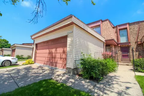 25084 Sherwood, Southfield, MI 48075