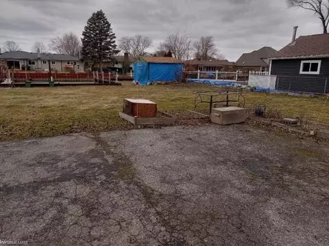 41225 Belvidere, Harrison Township, MI 48045