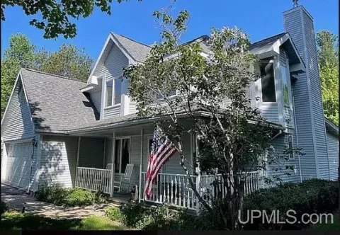 2762 W 16th, Sault Sainte Marie, MI 49783