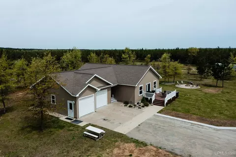 8534 Schaawe Lk, Rapid River, MI 49878