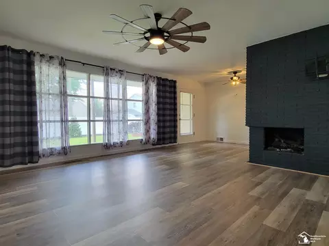 Living - 2353 9th, Monroe, MI 48162 photo 2 of 3