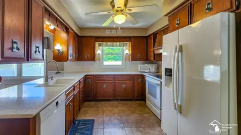 4872 E Dunbar, Monroe, MI 48161 photo 6