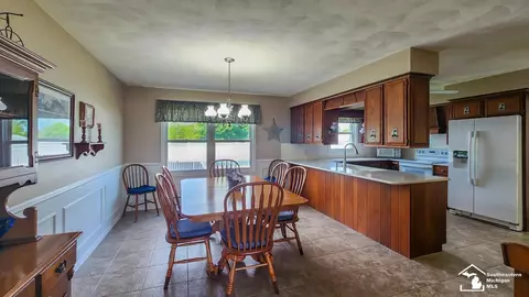 4872 E Dunbar, Monroe, MI 48161 photo 12